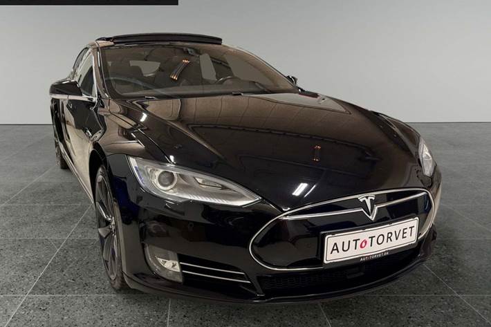 Sort Tesla Model S fra 2015