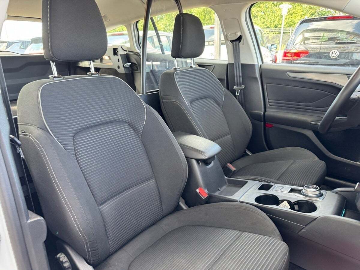 Hvid Ford Focus fra 2023