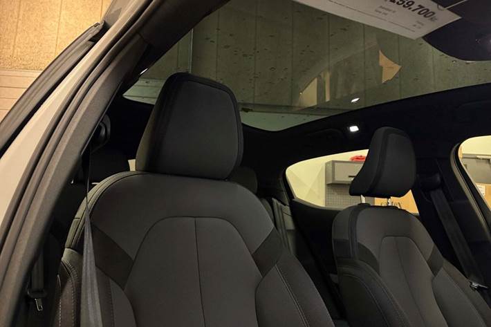 Grå Polestar 2 fra 2021