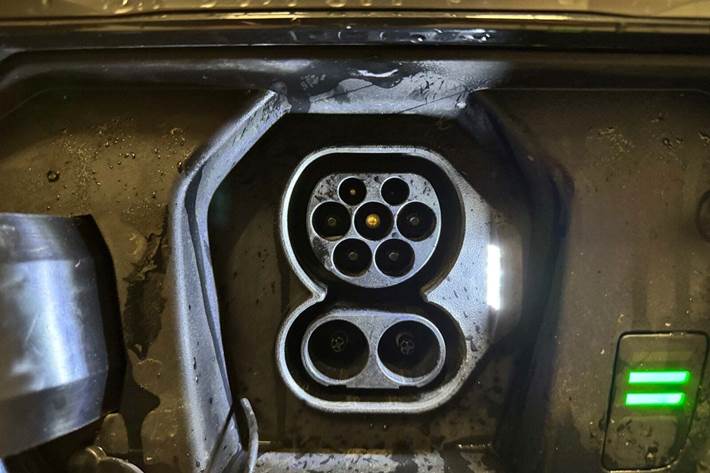 Blå Kia Niro fra 2024