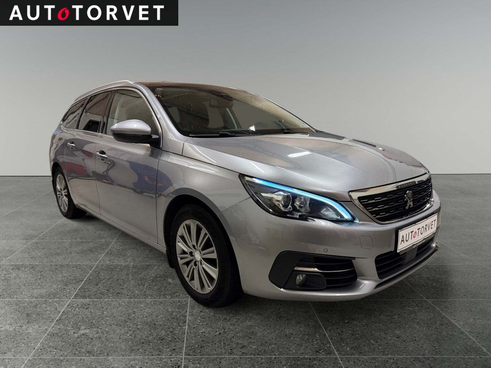 Peugeot 308 1,2 e-THP 130 Selection Sky SW