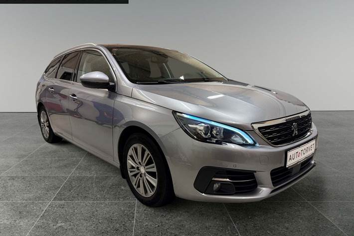 Grå Peugeot 308 fra 2018
