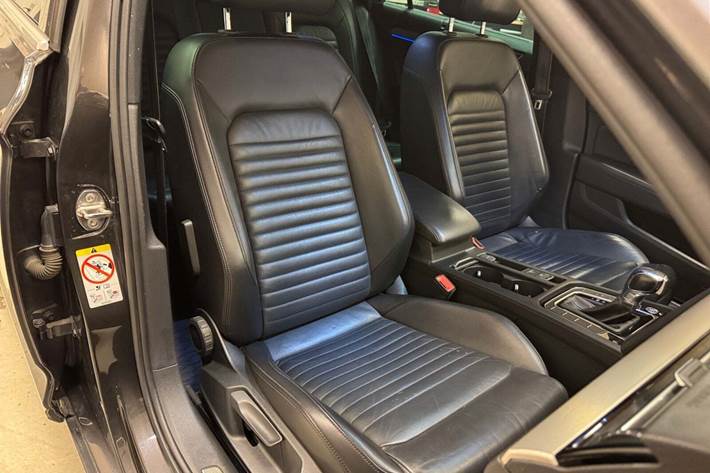 Sort VW Passat fra 2018