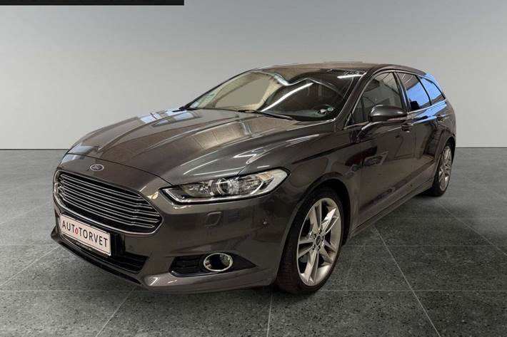 Grå Ford Mondeo fra 2016