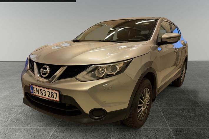 Sølv Nissan Qashqai fra 2014