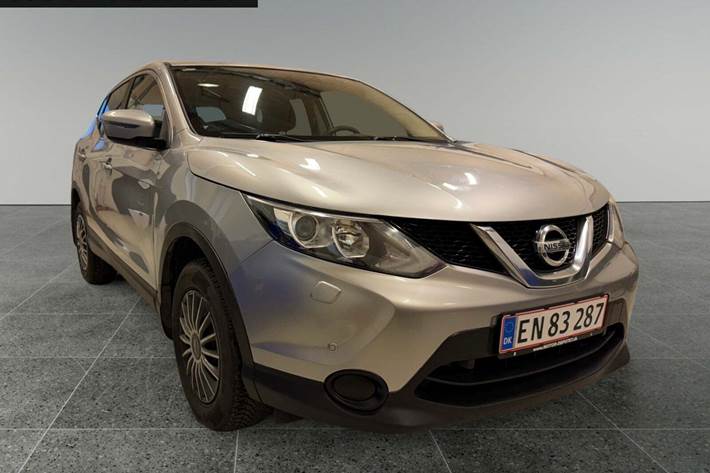Sølv Nissan Qashqai fra 2014