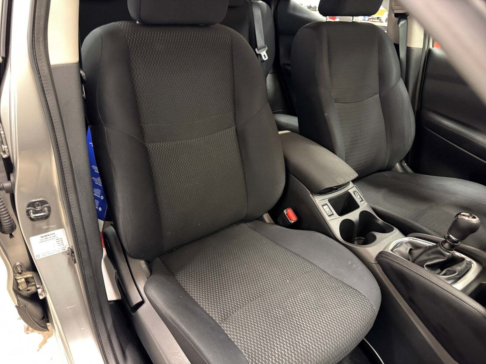 Sølv Nissan Qashqai fra 2014