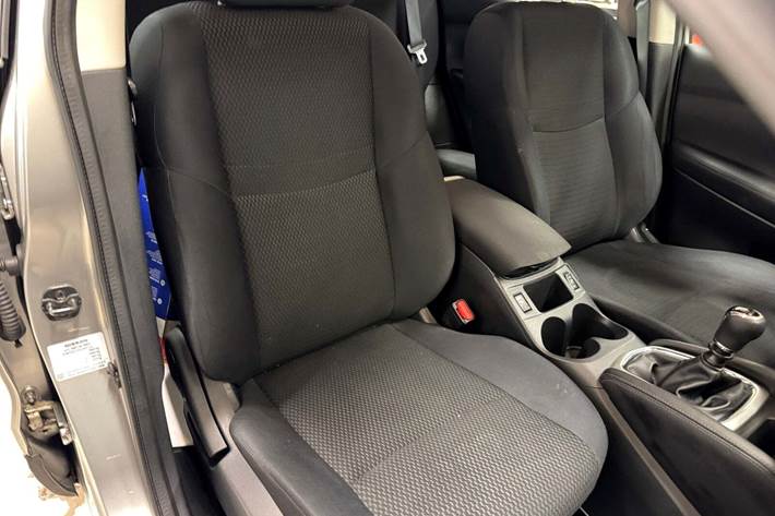 Sølv Nissan Qashqai fra 2014