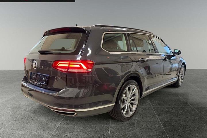 Grå VW Passat fra 2018