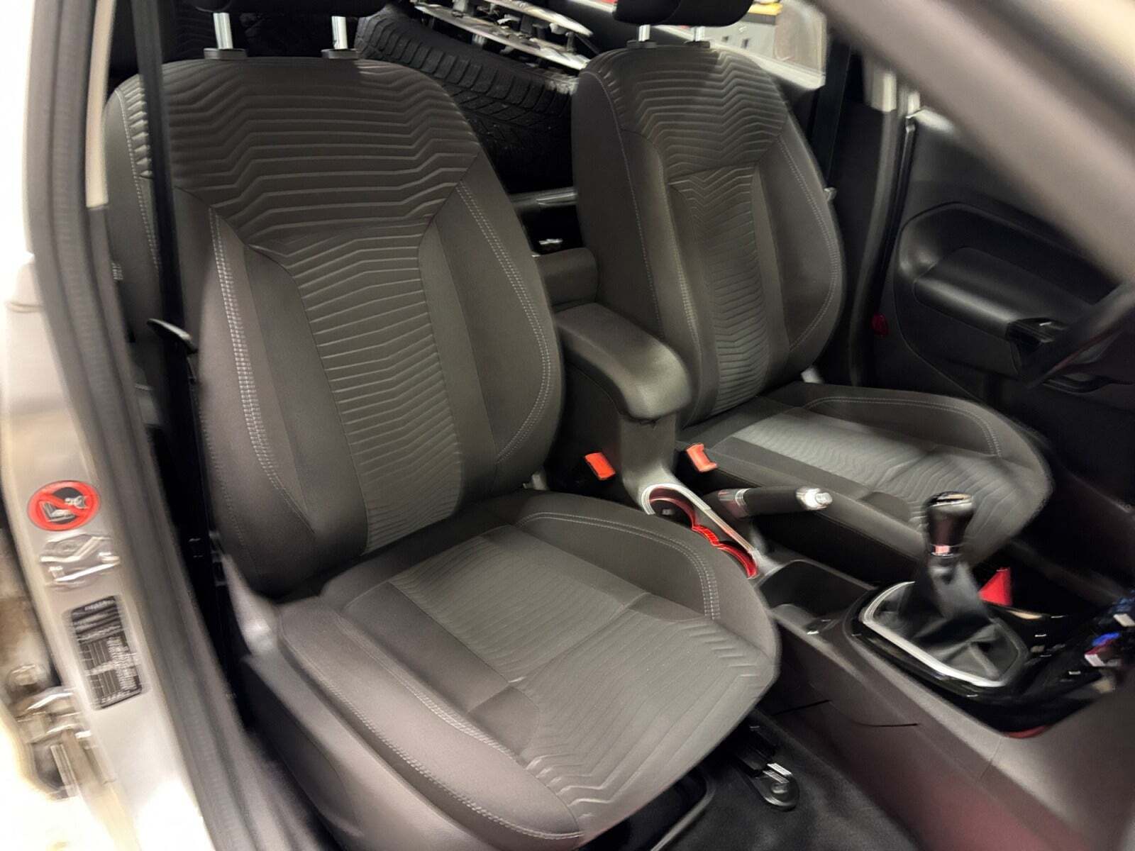 Sølv Ford Fiesta fra 2013