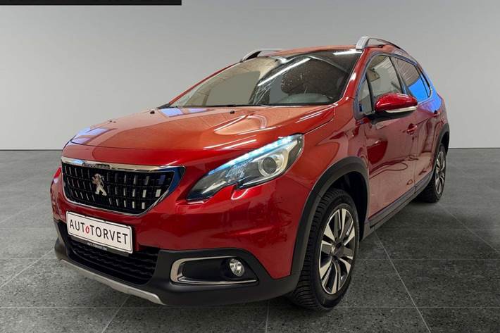Rød Peugeot 2008 fra 2016 set udefra