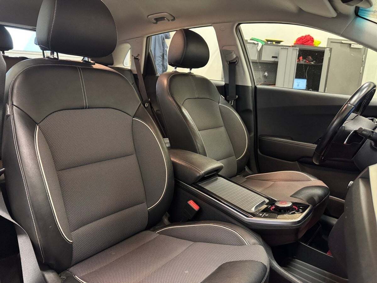 Blå Kia e-Niro fra 2021