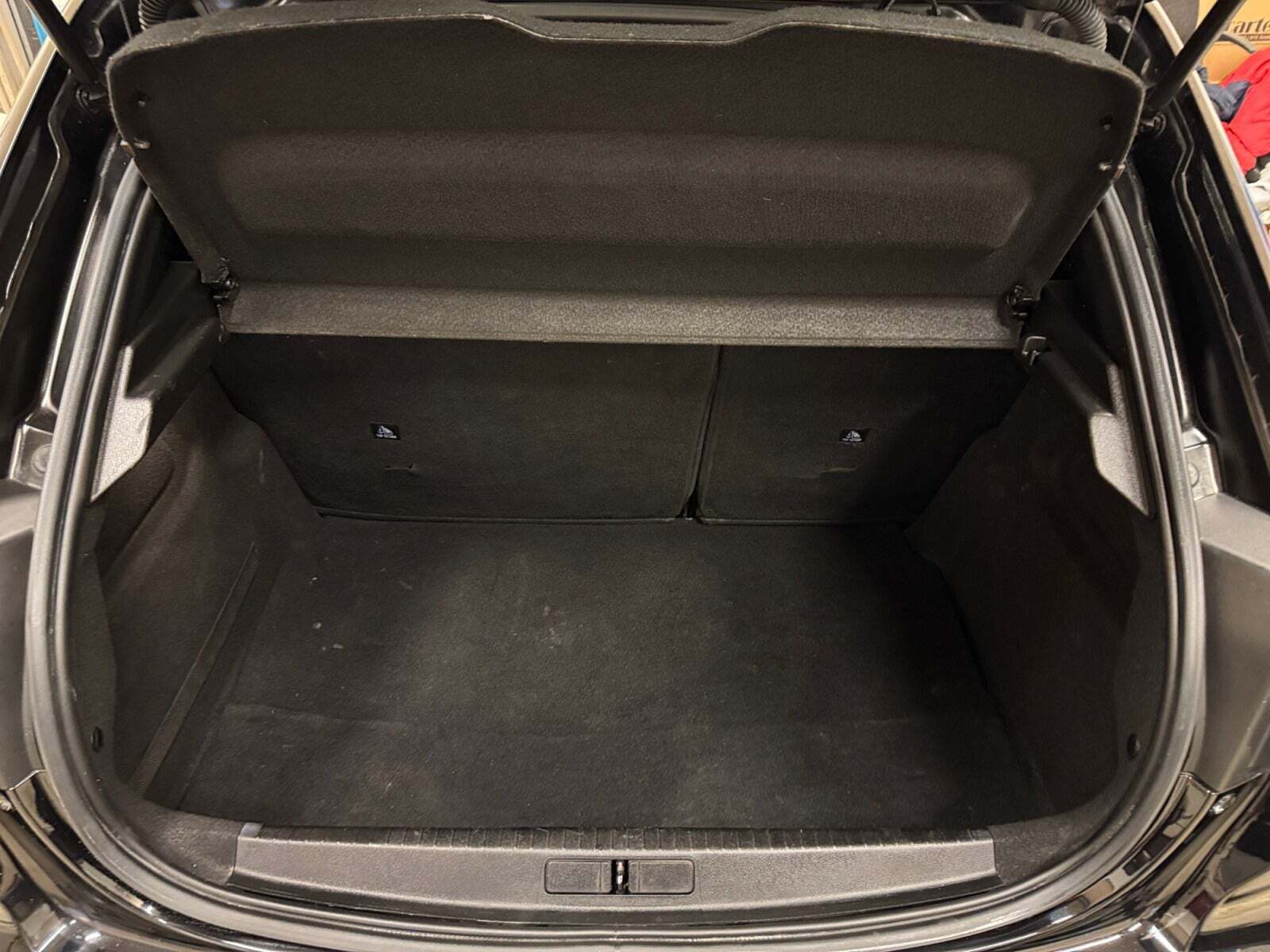 Sort Peugeot 208 fra 2021