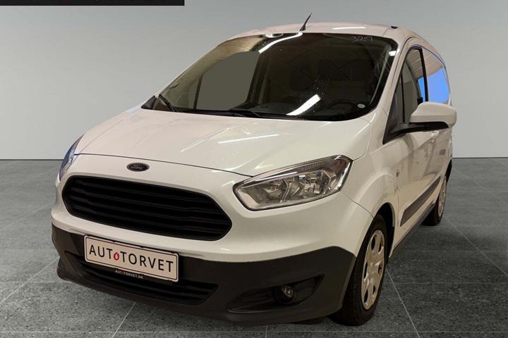 Hvid Ford Transit Courier fra 2017 set udefra