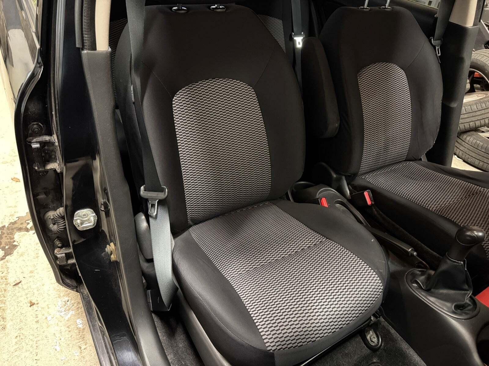 Sort Nissan Micra fra 2016