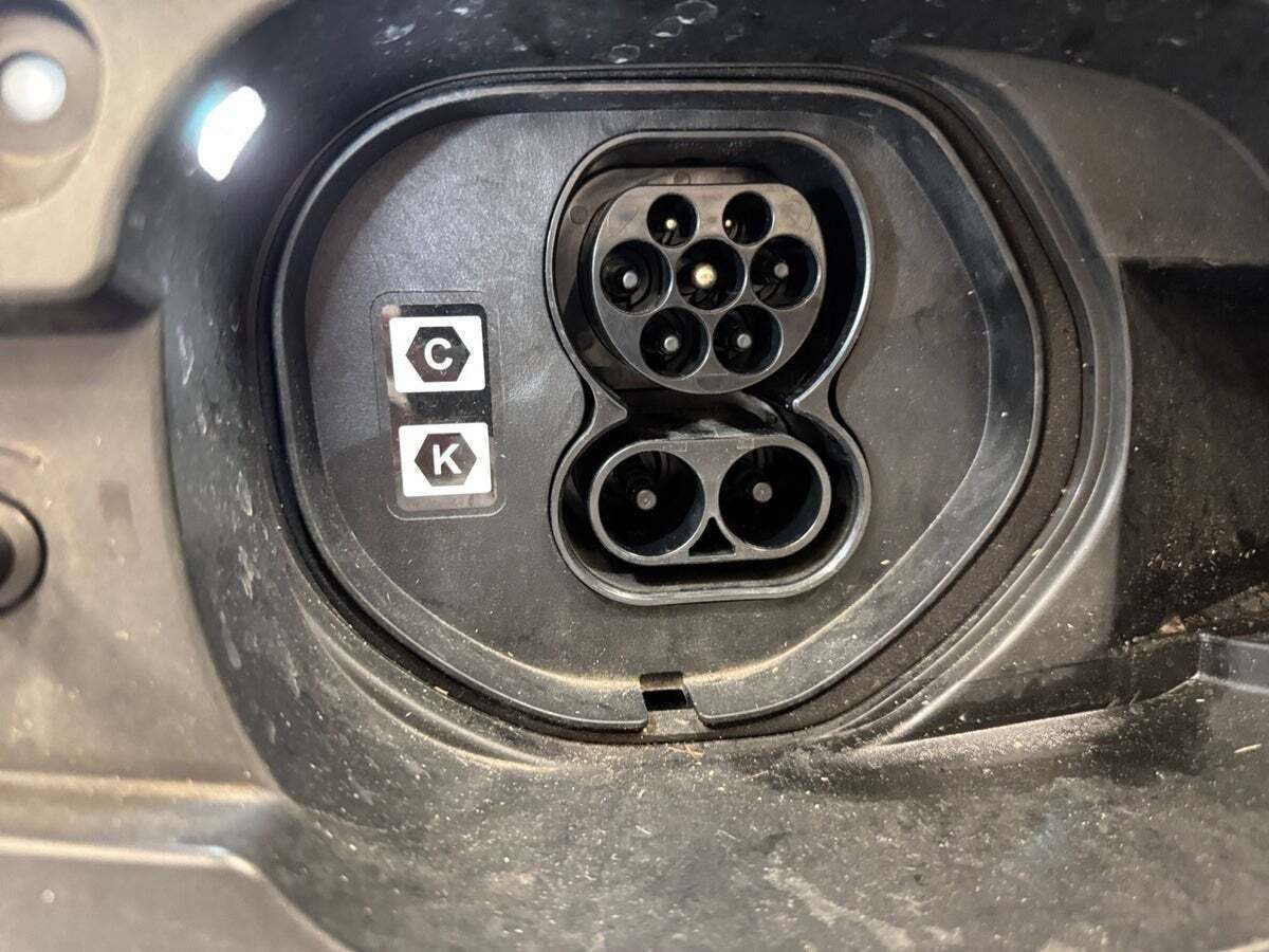 Hvid Mazda MX-30 fra 2023