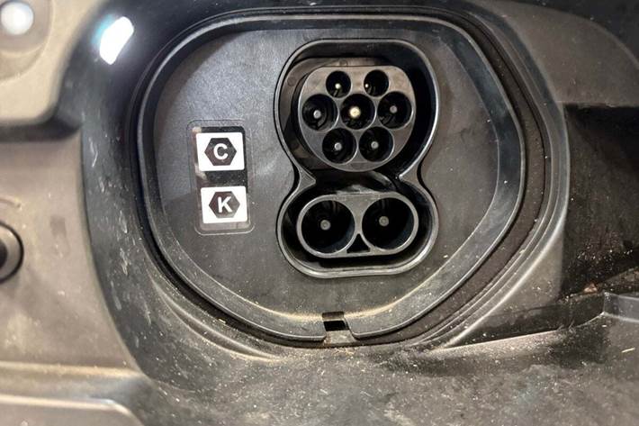 Hvid Mazda MX-30 fra 2023