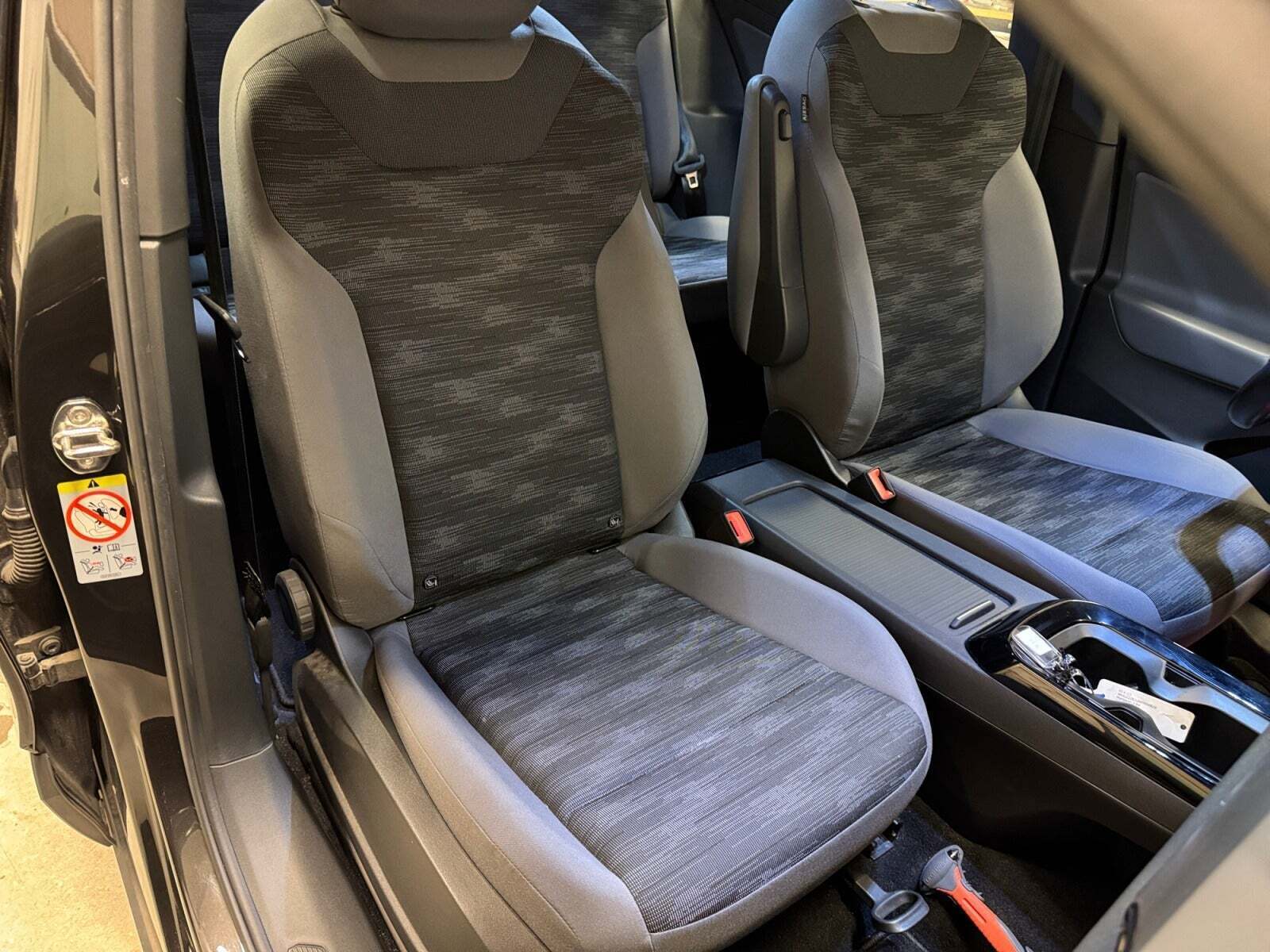 Grå VW ID.4 fra 2021