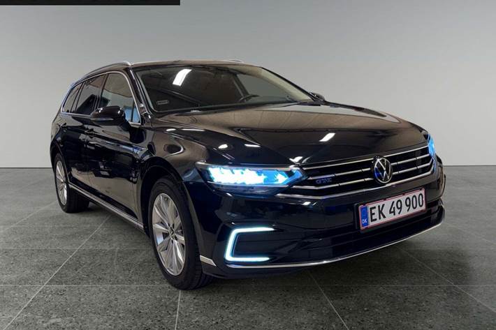 Sort VW Passat fra 2021