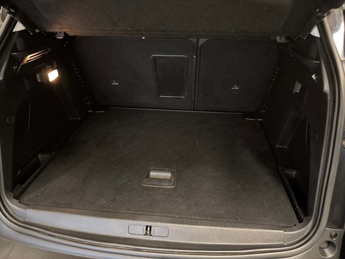 Sort Peugeot 3008 fra 2019