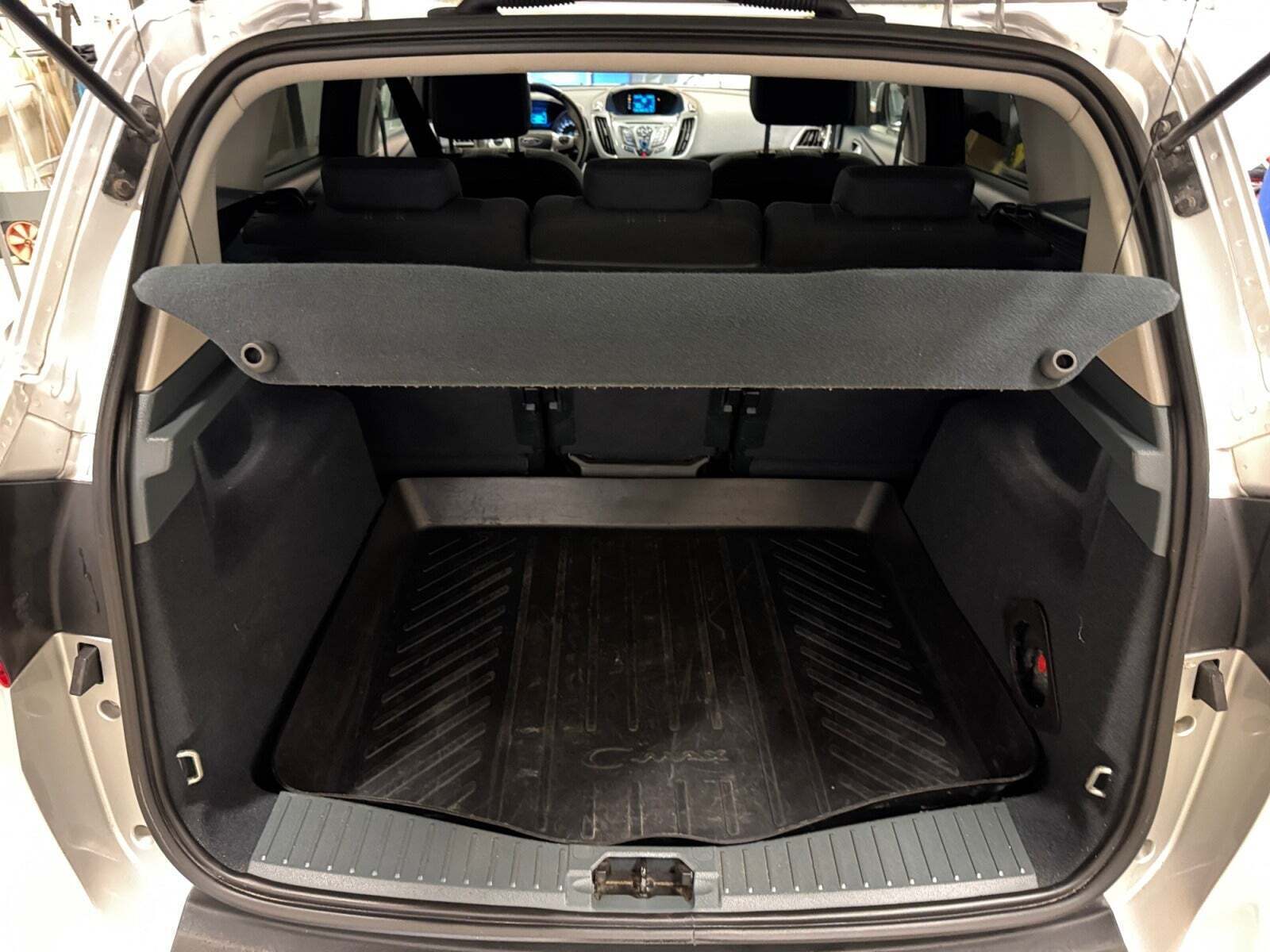 Sølv Ford C-MAX fra 2011