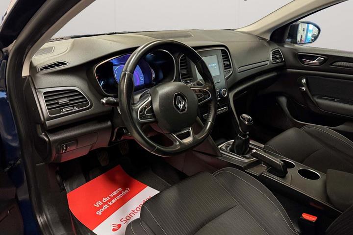 Blå Renault Megane IV fra 2018