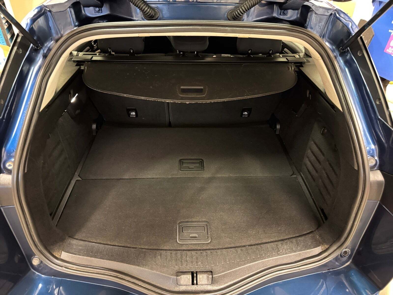 Blå Renault Megane IV fra 2018
