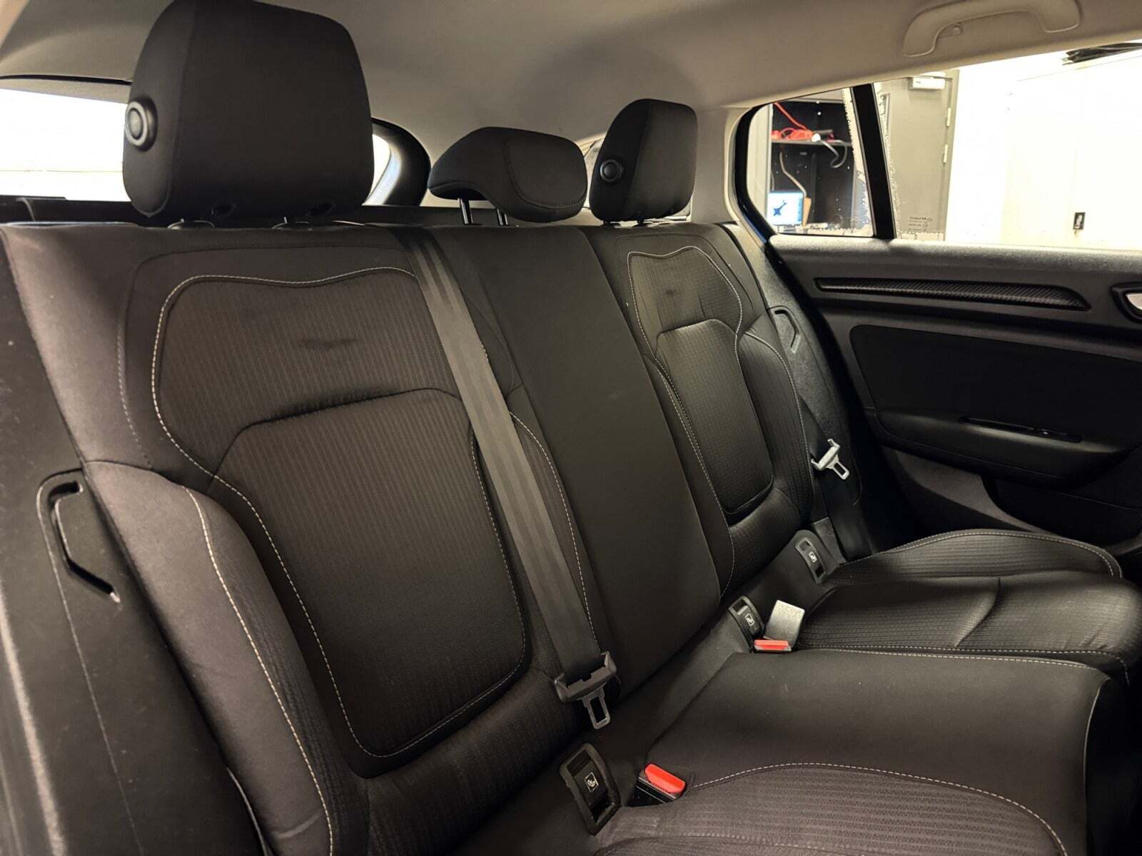 Blå Renault Megane IV fra 2018