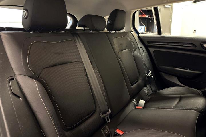 Blå Renault Megane IV fra 2018