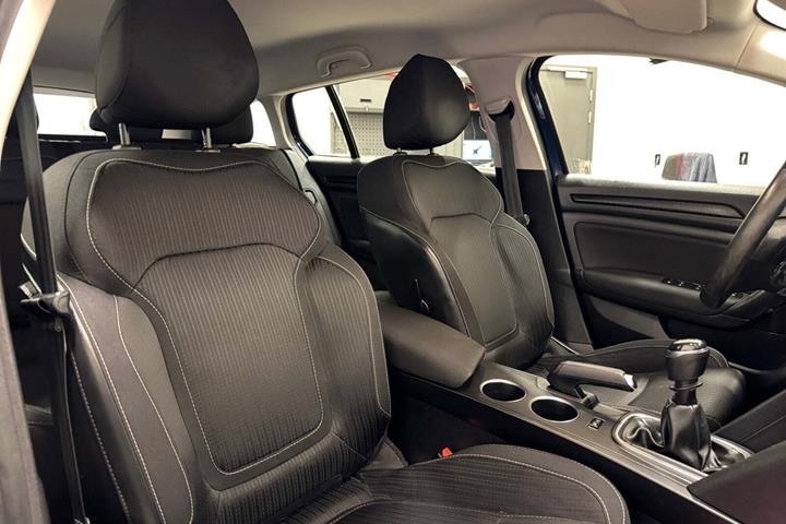 Blå Renault Megane IV fra 2018