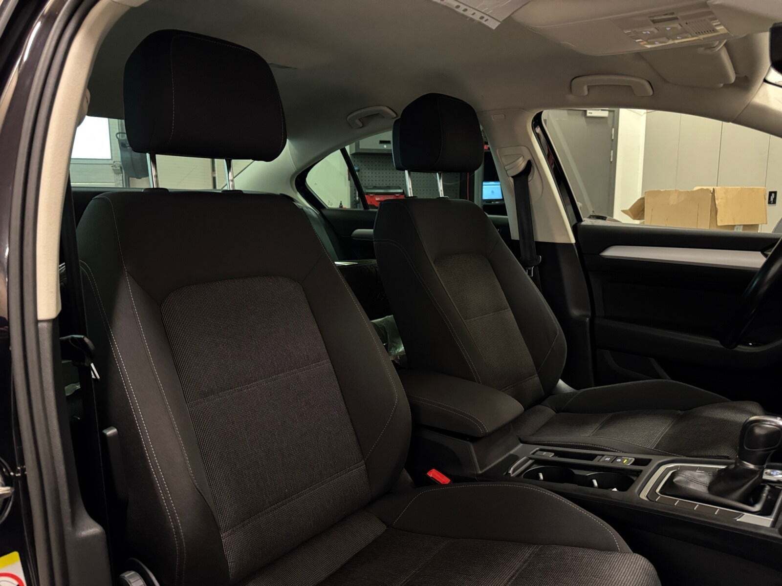 Sort VW Passat fra 2018