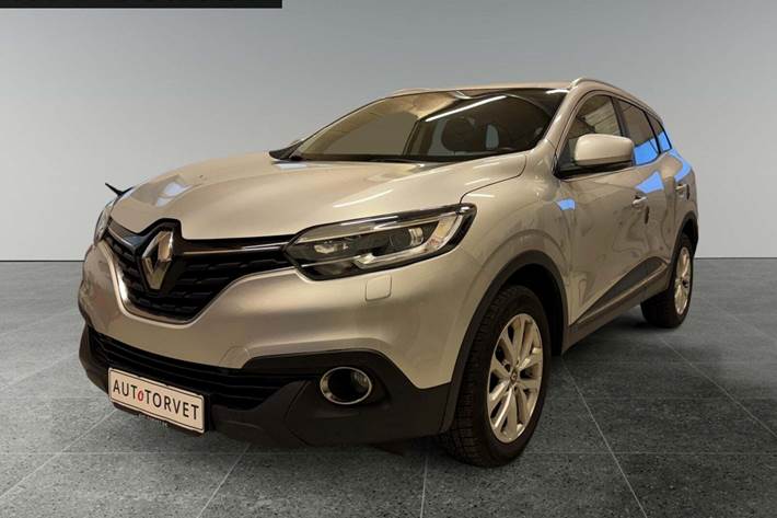 Sølv Renault Kadjar fra 2016 set udefra