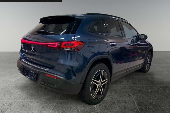 Blå Mercedes EQA250 fra 2023