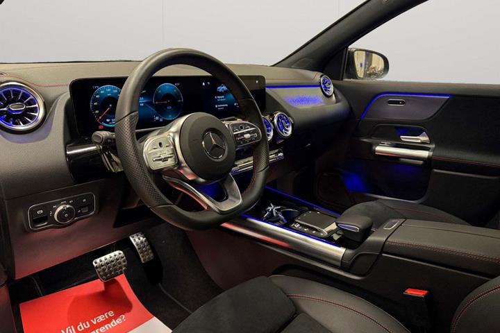Blå Mercedes EQA250 fra 2023