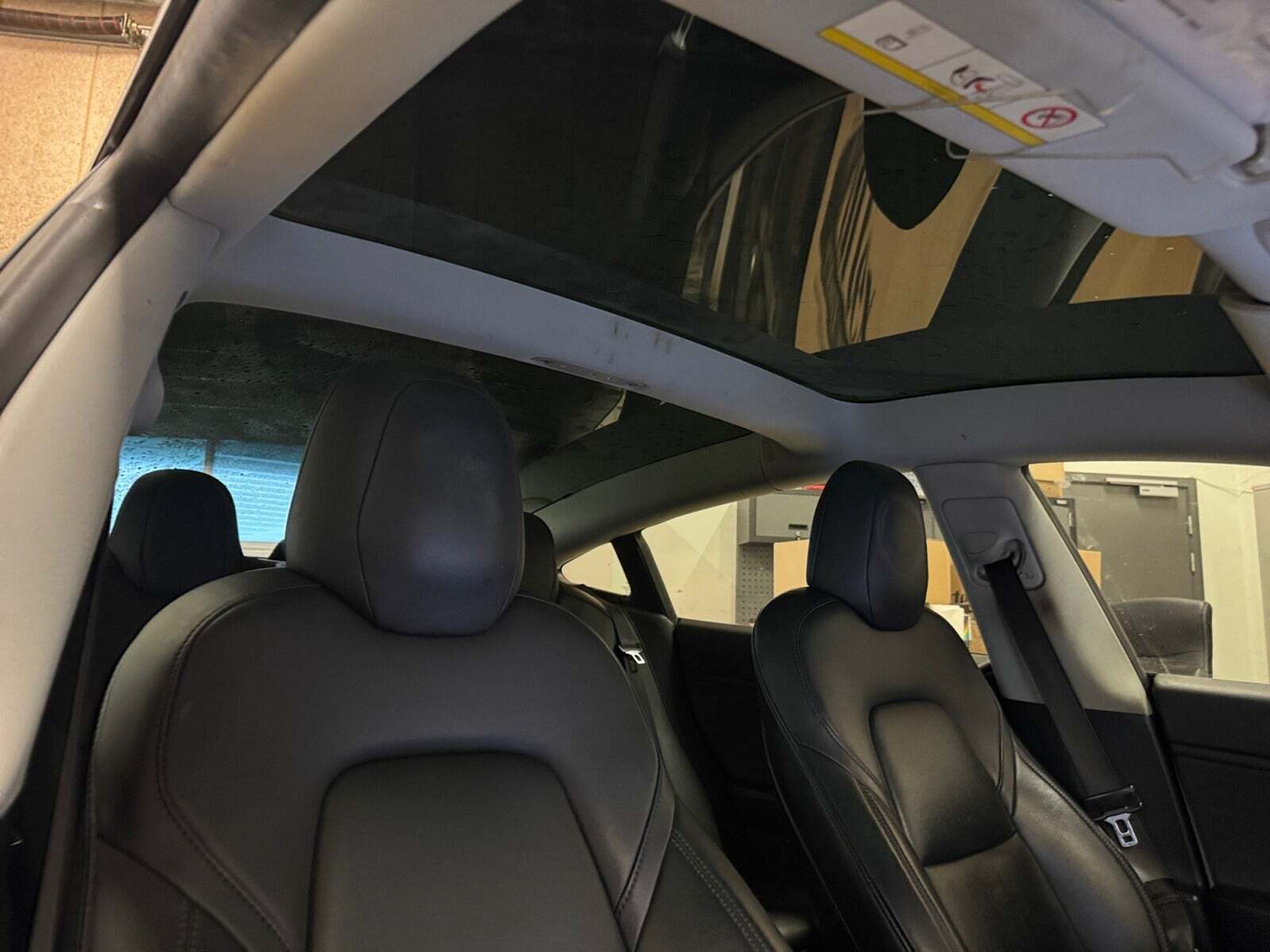 Hvid Tesla Model 3 fra 2019