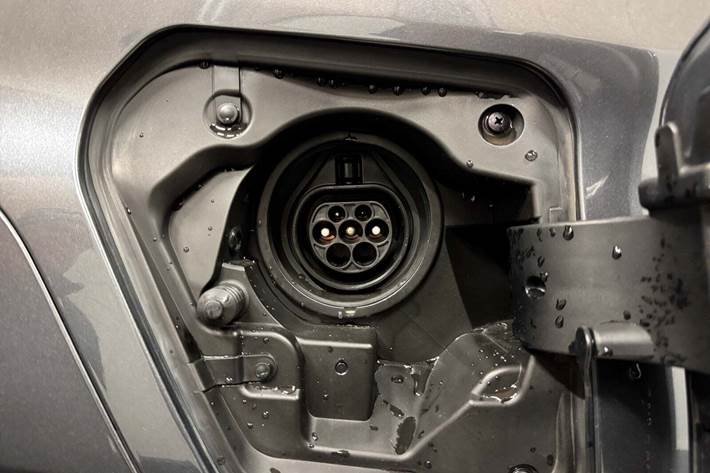 Grå Lexus UX300e fra 2021