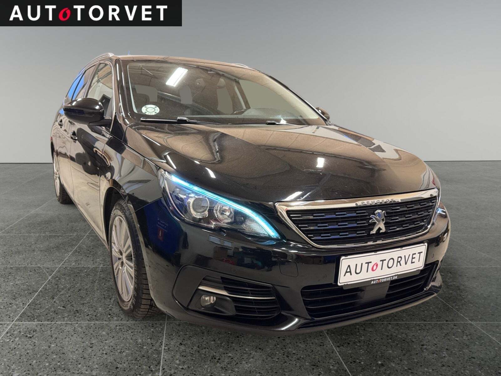 Peugeot 308 1,5 BlueHDi 130 Allure Sky SW