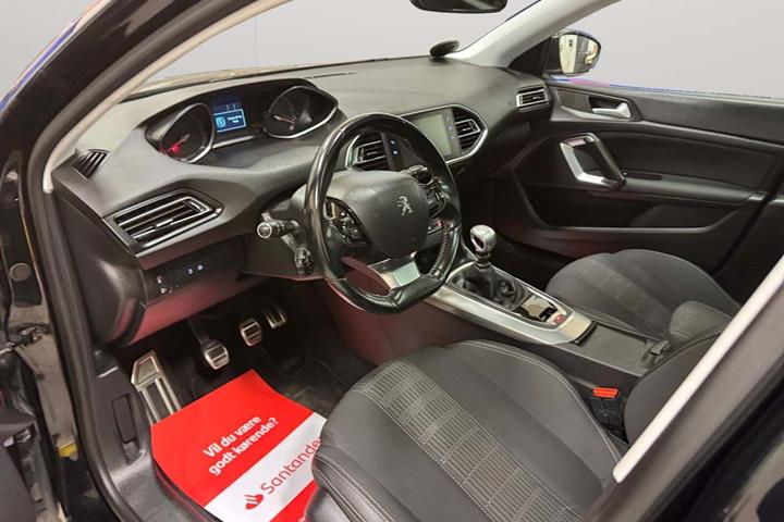 Sort Peugeot 308 fra 2018