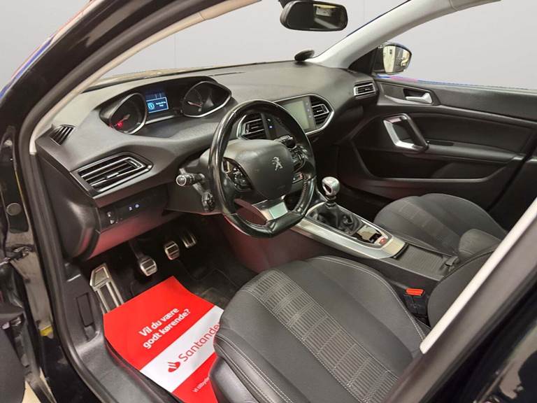 Peugeot 308 1,5 BlueHDi 130 Allure Sky SW