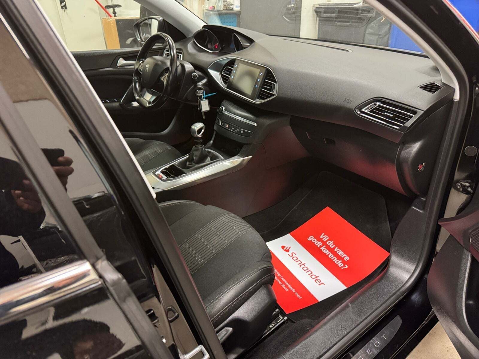 Sort Peugeot 308 fra 2018
