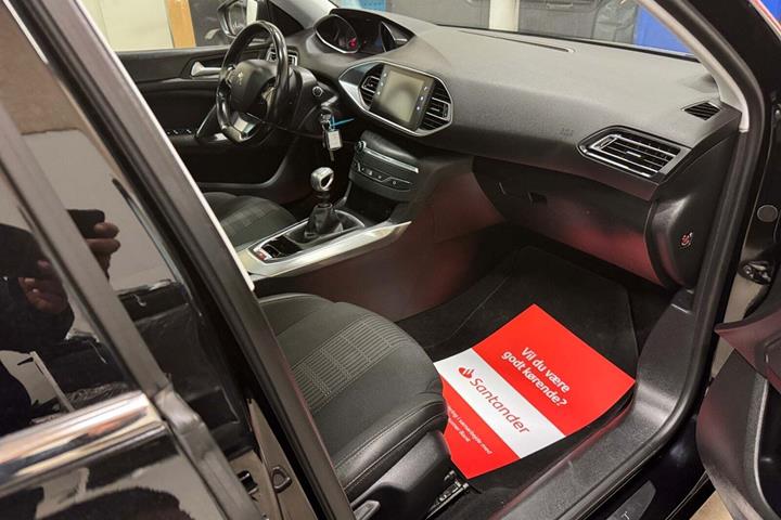 Sort Peugeot 308 fra 2018