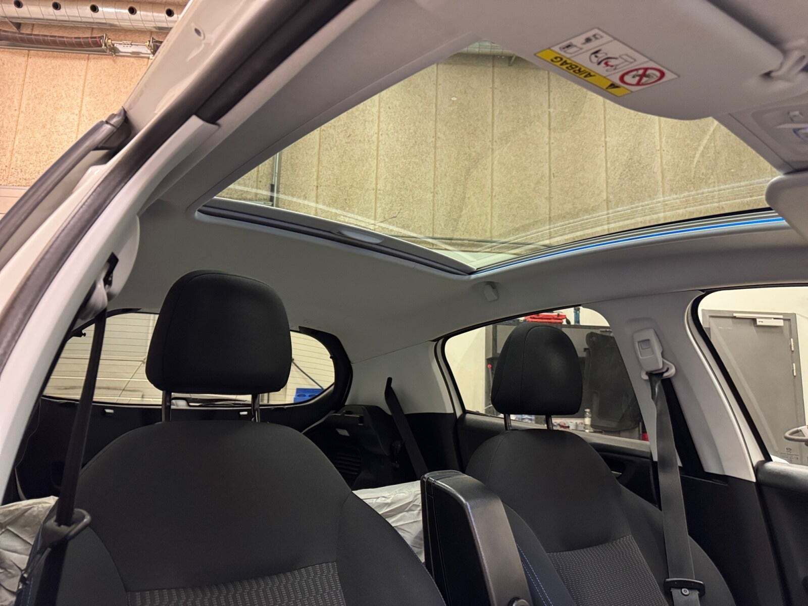 Hvid Peugeot 208 fra 2018