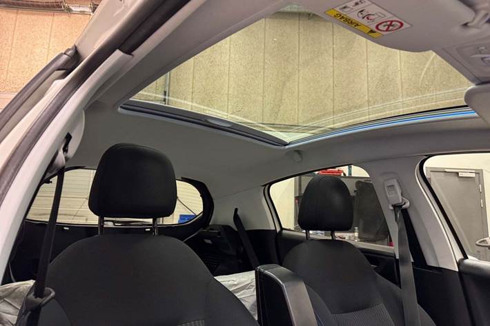 Hvid Peugeot 208 fra 2018