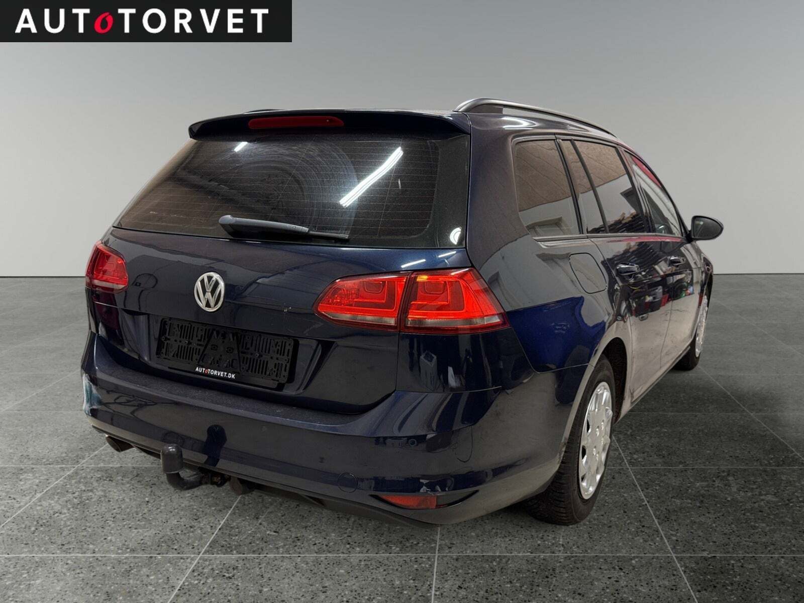 Blå VW Golf VII fra 2014