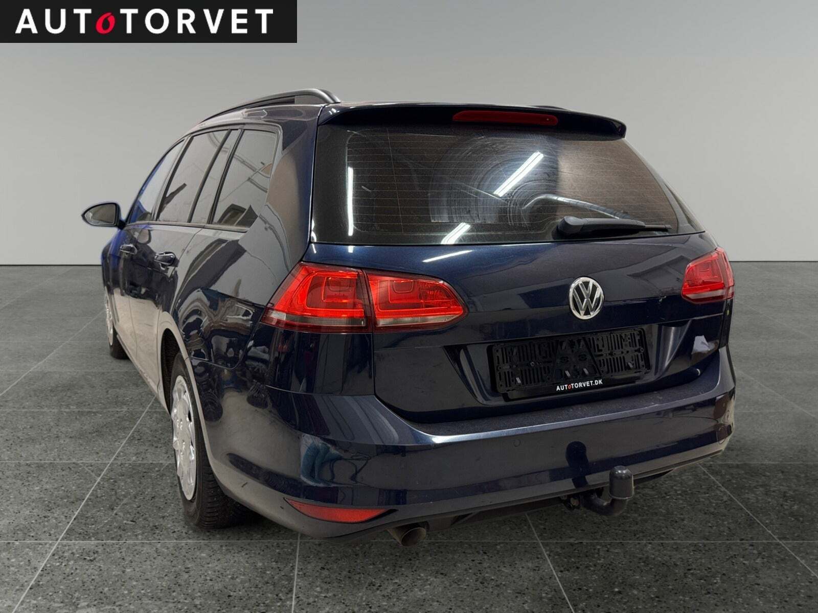 Blå VW Golf VII fra 2014