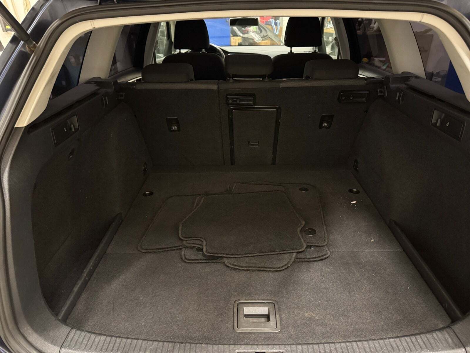 Blå VW Golf VII fra 2014