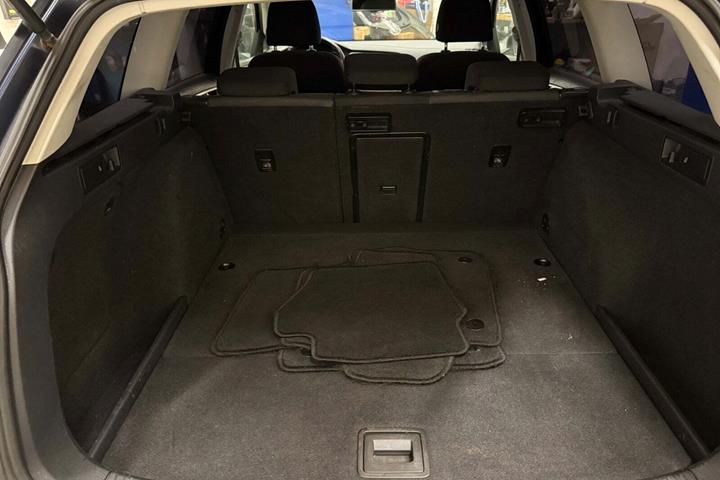 Blå VW Golf VII fra 2014