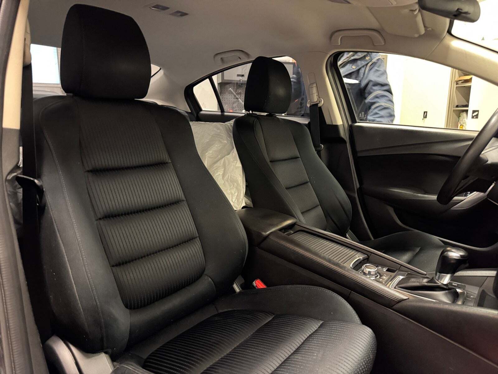 Blå Mazda 6 fra 2016