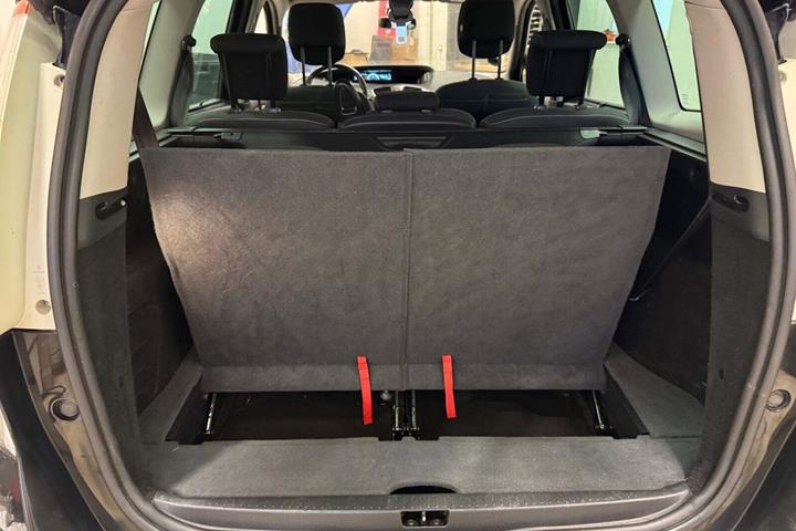 Sort Renault Grand Scenic III fra 2016