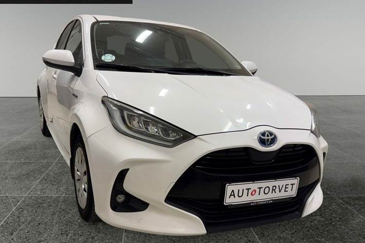 Hvid Toyota Yaris fra 2021